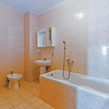 Daire 2 Bedroom Gorgeous In Bosana *